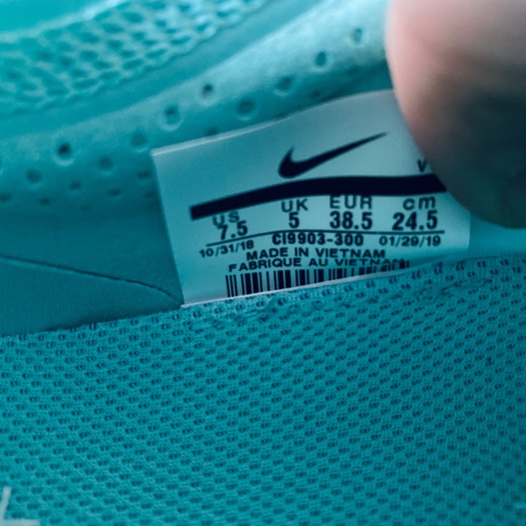 Nike Woman’s Vapormax 2019 - Picture 6 of 6